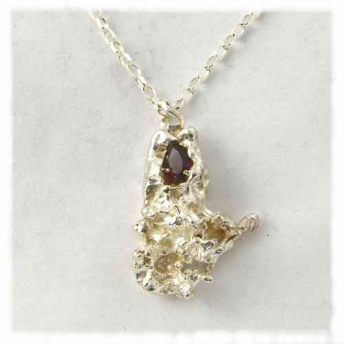 Garnet fused pendant